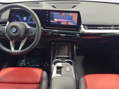Used 2025 BMW X1 xDrive28i image 18