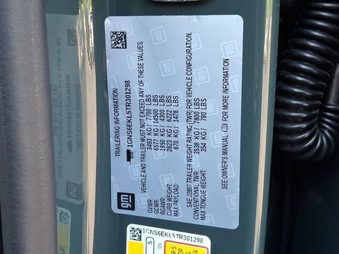 New 2026 Chevrolet Suburban RST w/ RST Capability Package AWD/4WD image 18