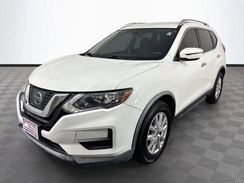 Used 2017 Nissan Rogue SV FWD image 3