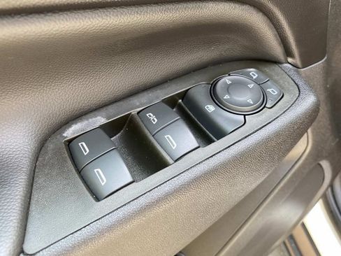 Used 2023 Chevrolet Equinox LT FWD image 13
