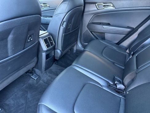 Certified 2024 Kia Sportage EX image 12