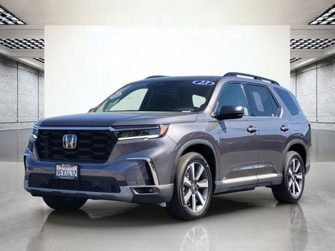 Used 2023 Honda Pilot Touring image 11