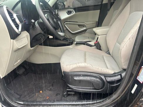 Used 2020 Kia Soul LX image 6