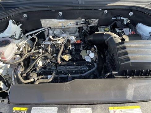 Used 2024 Volkswagen Atlas SE AWD/4WD image 11