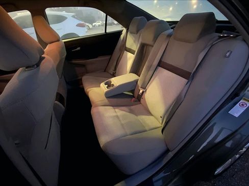 Used 2014 Toyota Camry LE image 20