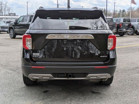 Used 2021 Ford Explorer XLT w/ Equipment Group 202A image 6