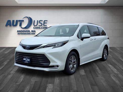 Used 2024 Toyota Sienna XLE w/ XLE Plus Package AWD/4WD image 1