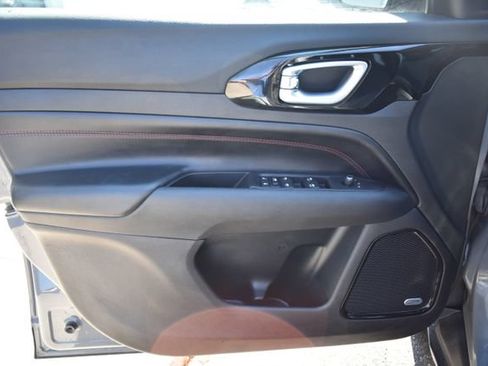 Used 2022 Jeep Compass Trailhawk w/ Sun and Sound Group AWD/4WD image 18