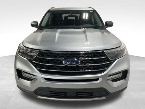 Used 2021 Ford Explorer XLT w/ Equipment Group 202A image 3
