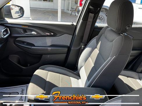 Used 2023 Chevrolet TrailBlazer LS AWD/4WD image 17