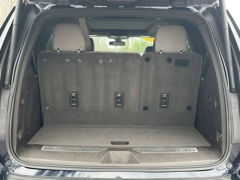 Used 2021 Chevrolet Tahoe Z71 w/ Z71 Off-Road Package image 26