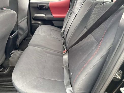 Used 2018 Toyota Tacoma SR5 image 19