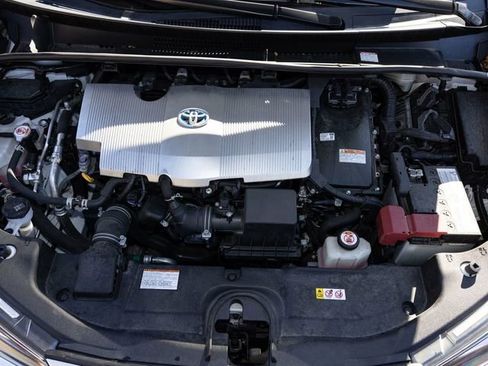 Used 2021 Toyota Prius AWD image 72