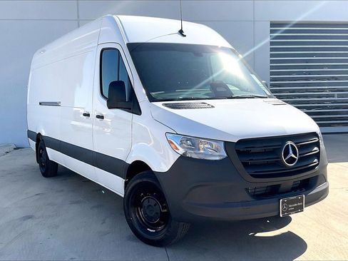New 2025 Mercedes-Benz Sprinter 2500 image 1