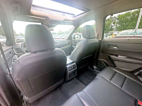Used 2023 Nissan Rogue SV w/ SV Premium B Package AWD/4WD image 23