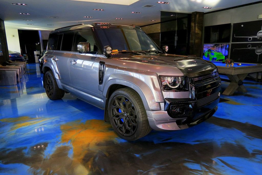 Used 2024 Land Rover Defender 110 X-Dynamic SE AWD/4WD image 1