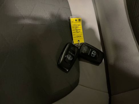 Certified 2021 Toyota RAV4 XLE w/ Convenience Package image 27