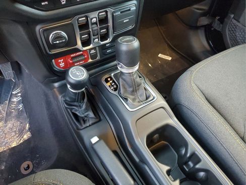 New 2025 Jeep Gladiator Willys image 25