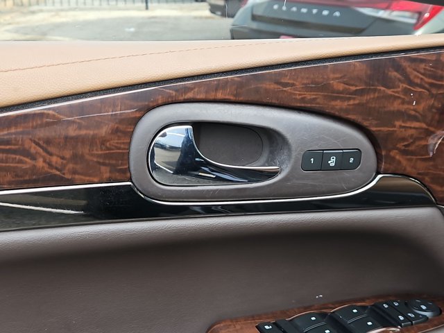 Used 2017 Buick Enclave Premium w/ Experience Buick Package FWD image 9