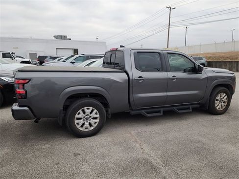 Used 2022 Nissan Frontier SV w/ Technology Package image 2