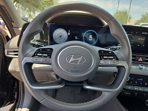 Used 2025 Hyundai Elantra SEL FWD image 22
