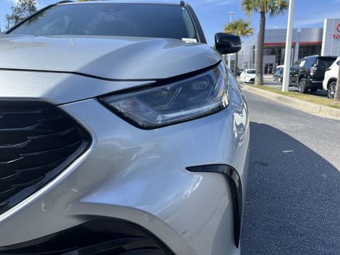 Used 2022 Toyota Highlander XSE image 6