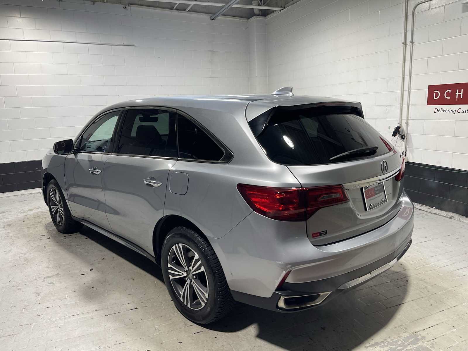 Used 2018 Acura MDX SH-AWD image 4