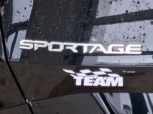 Used 2023 Kia Sportage SX image 32