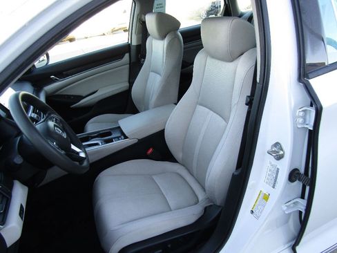 Used 2020 Honda Accord EX image 10