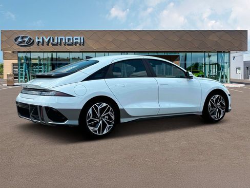 New 2025 Hyundai Ioniq 6 SEL RWD image 8