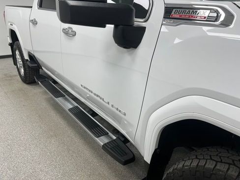 Used 2022 GMC Sierra 3500 Denali w/ Denali Ultimate Package AWD/4WD image 13