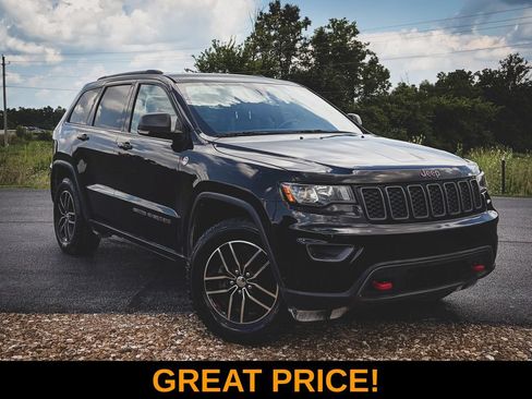 Used 2017 Jeep Grand Cherokee Trailhawk AWD/4WD image 1