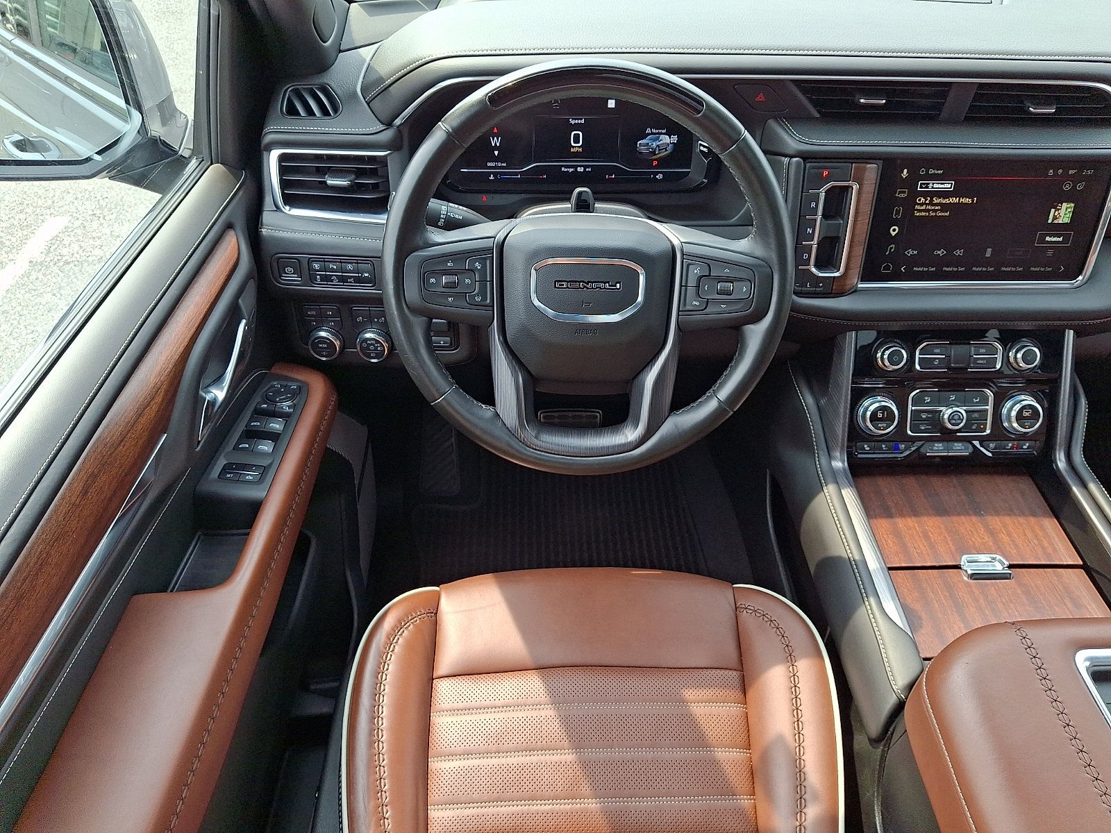 Used 2023 GMC Yukon Denali Ultimate AWD/4WD image 13