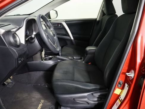 Used 2017 Toyota RAV4 LE FWD image 14