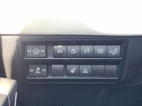 Used 2024 Toyota Sequoia Capstone image 29