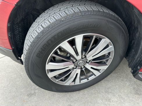 Used 2019 Nissan Pathfinder SV image 62