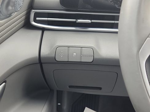 Certified 2024 Hyundai Elantra SEL w/ Convenience Package FWD image 13