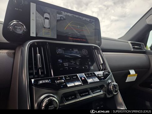 New 2026 Lexus LX 700h Luxury AWD/4WD image 18