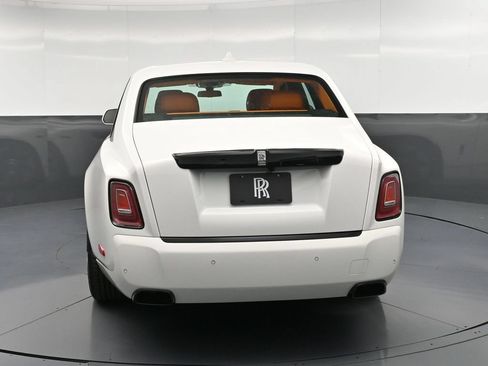 New 2027 Rolls-Royce Phantom Sedan RWD image 7