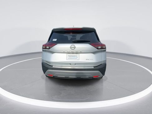 Used 2023 Nissan Rogue SV image 7