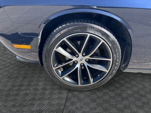 Used 2011 Dodge Challenger RWD image 14