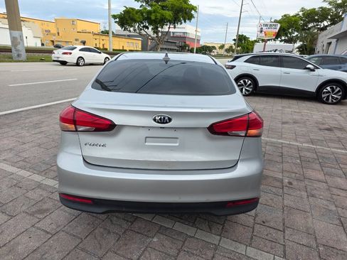 Used 2017 Kia Forte LX w/ LX Popular Package FWD image 4