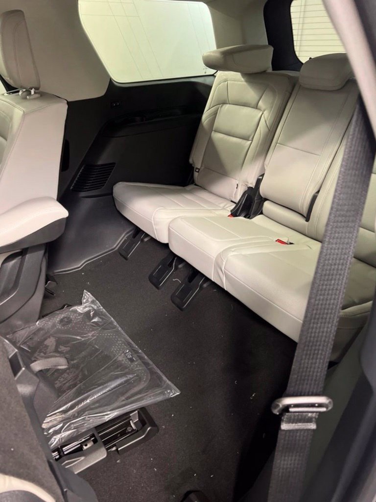 New 2026 Lincoln Navigator Premiere AWD/4WD image 26