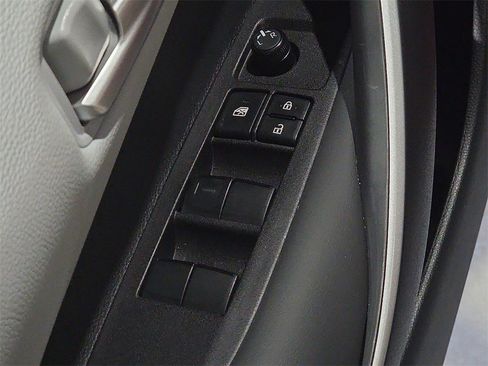 Certified 2025 Toyota Corolla SE image 17