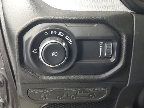 Used 2025 Jeep Wrangler Sport image 12