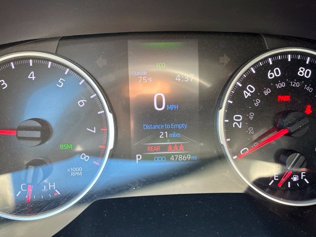Used 2021 Toyota RAV4 XLE Premium FWD image 10
