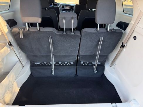 Used 2023 Chrysler Voyager LX image 13