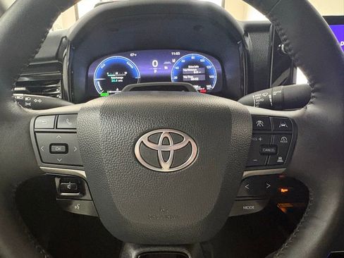 Used 2025 Toyota Camry XLE w/ Premium Plus Package image 21