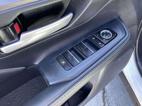 Used 2025 Toyota Grand Highlander AWD image 29