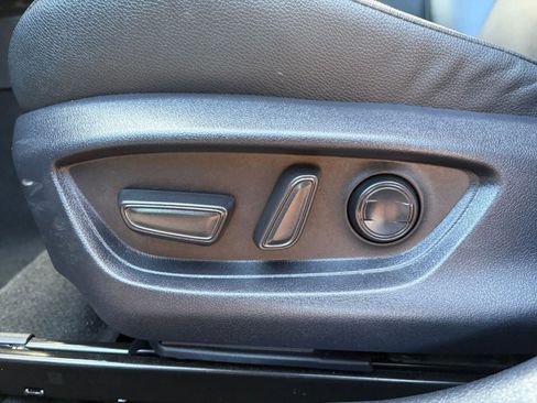 Used 2025 Toyota Camry SE image 23